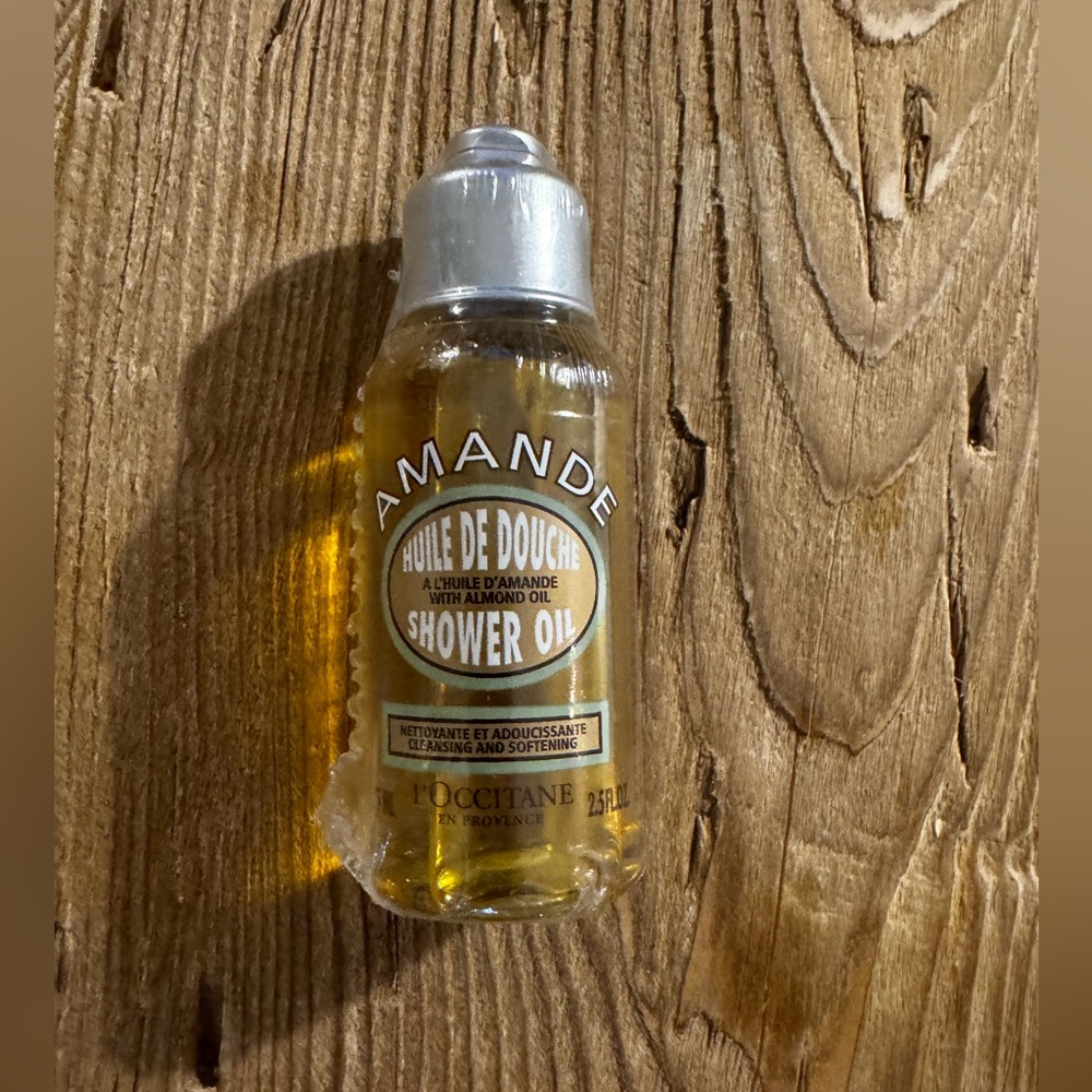 L'OCCITANE Almond Shower Oil - Gold